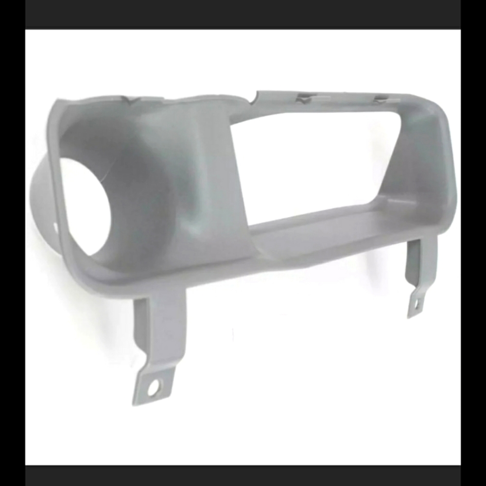 Pair of 2nd gen non sport Dodge ram fog light .